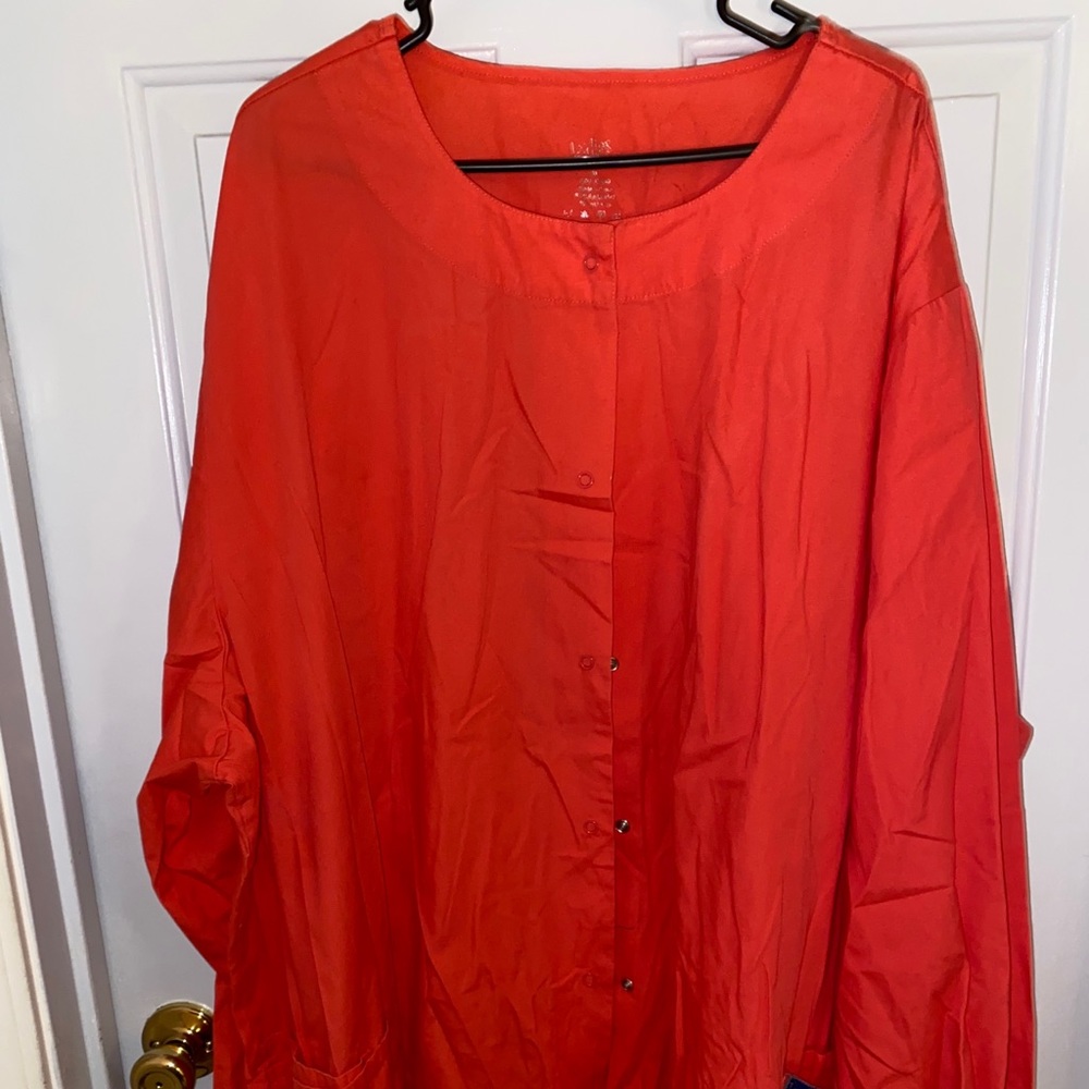 Set of 3 plus size scrub jackets